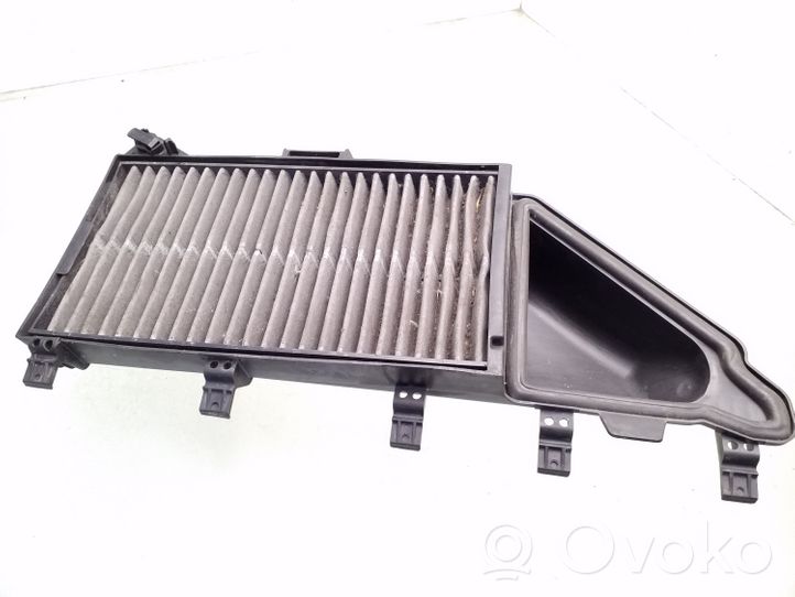 BMW 5 E60 E61 Coperchio scatola del filtro dell’aria 6913504