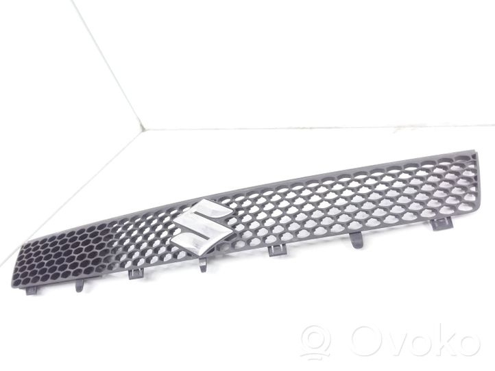 Suzuki Swift Grille calandre supérieure de pare-chocs avant 7174163J00