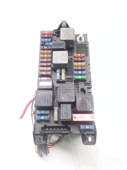 Mercedes-Benz CLS C219 Module de fusibles 2115454101