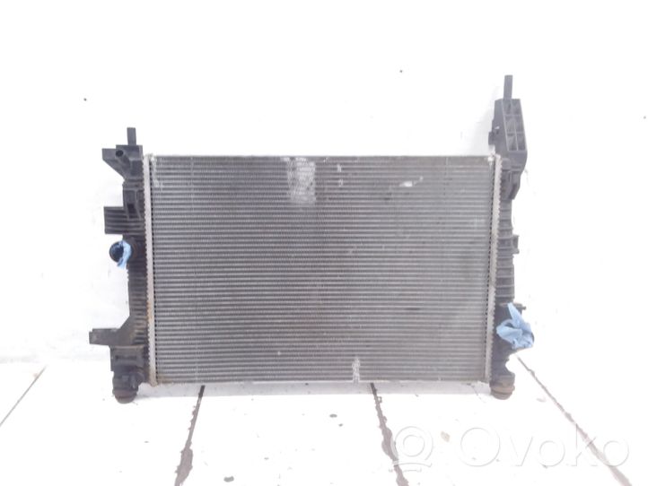 Ford Focus Radiateur de refroidissement CV618005VA