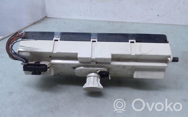 Volkswagen PASSAT B3 Tachimetro (quadro strumenti) 357919033R