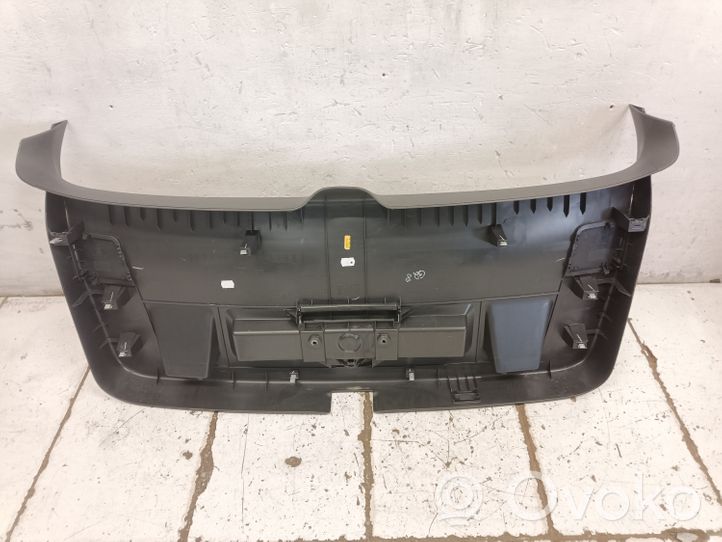 Volkswagen PASSAT B7 Tailgate trim 3AF867605A