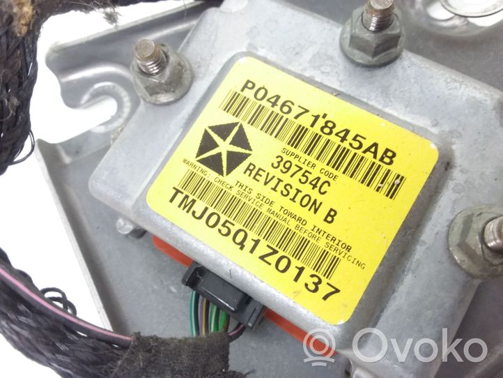 Chrysler PT Cruiser Module de contrôle airbag P04671845AB