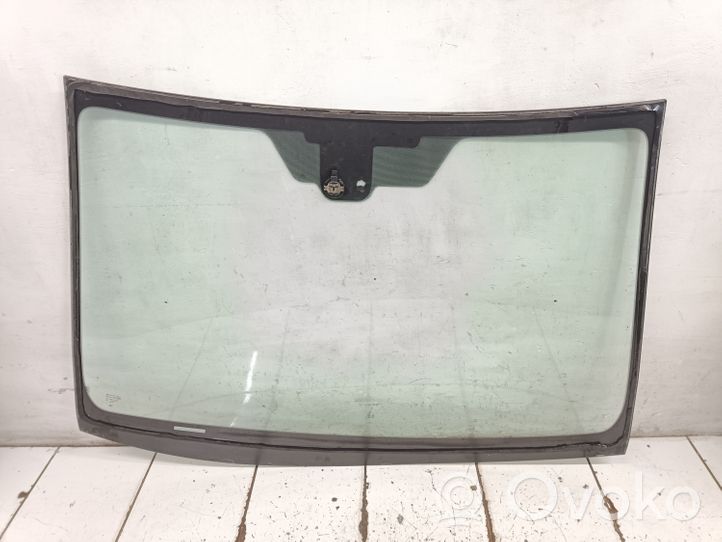 Toyota Avensis T270 Front windscreen/windshield window AS1