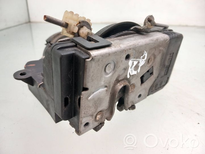 Opel Signum Front door lock 13210767