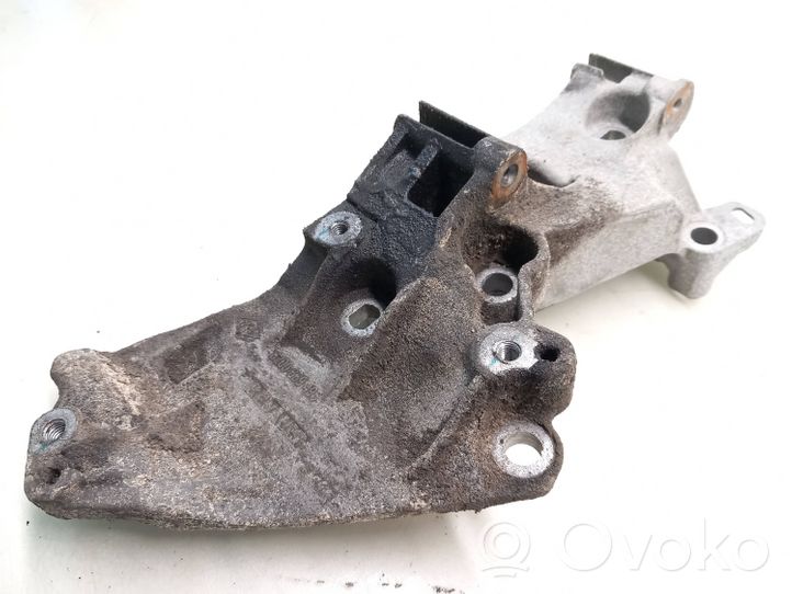 Renault Megane III Generator/alternator bracket 8200669495