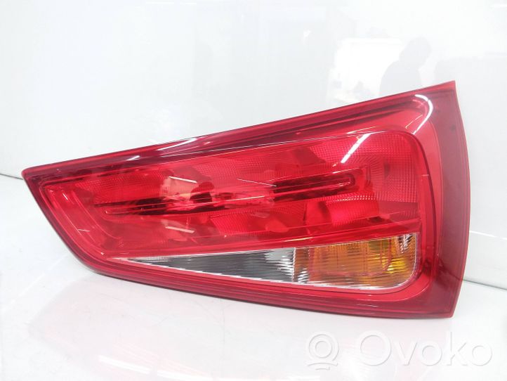 Audi A1 Lampy tylnej klapy bagażnika 17583002