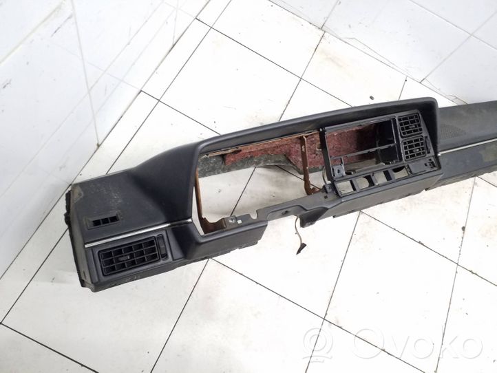 Volkswagen PASSAT B2 Dashboard 321857091C