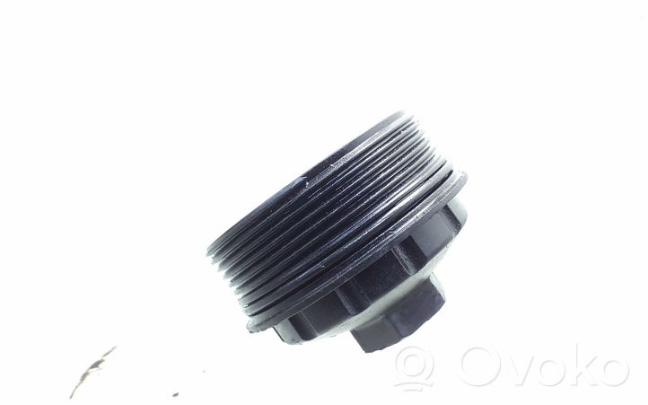 Volkswagen PASSAT B6 Oil filter cover 