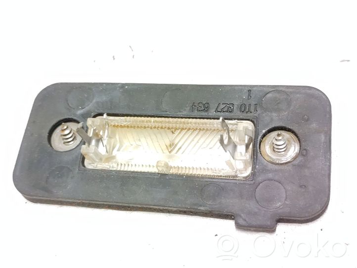 Audi A6 S6 C4 4A Lampa oświetlenia tylnej tablicy rejestracyjnej 1T0827634