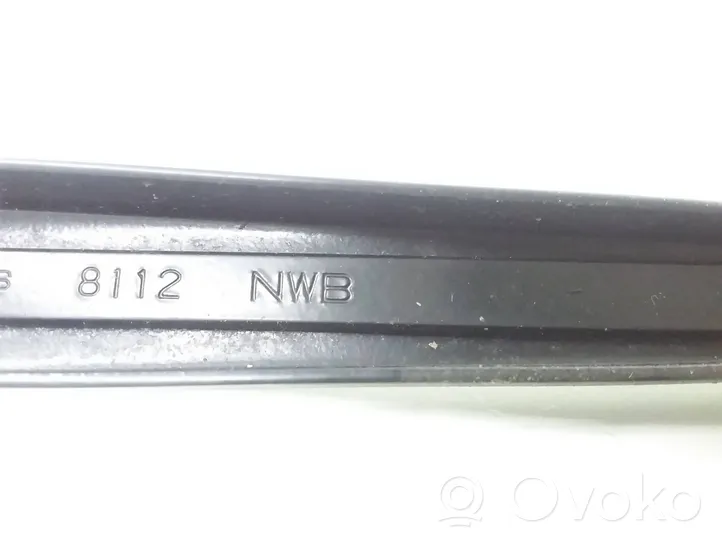 Subaru Impreza IV Bras d'essuie-glace avant 8112nwb