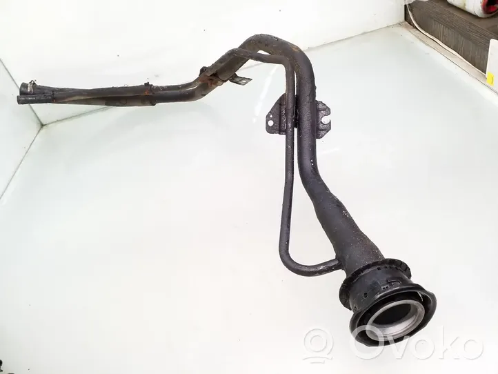 Subaru Impreza IV Tuyau de remplissage de réservoir de carburant 