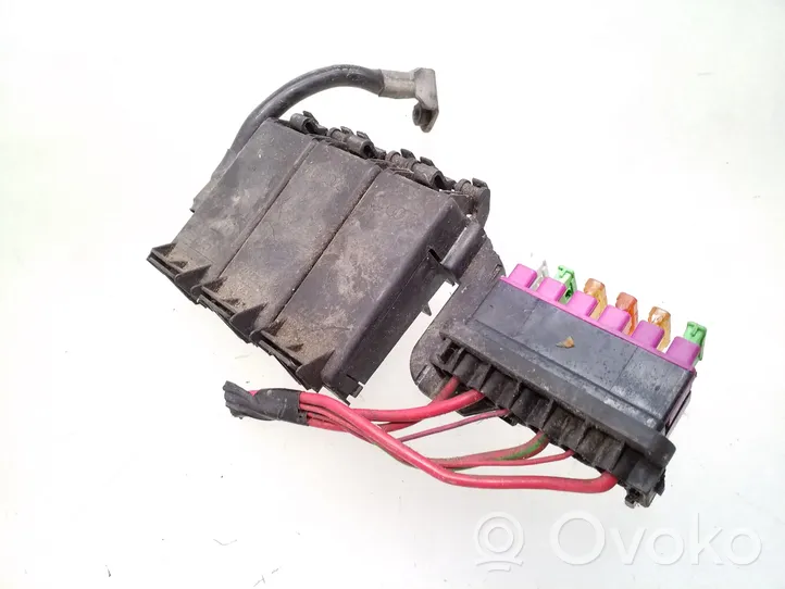 Skoda Fabia Mk2 (5J) Module de fusibles 5J0937548