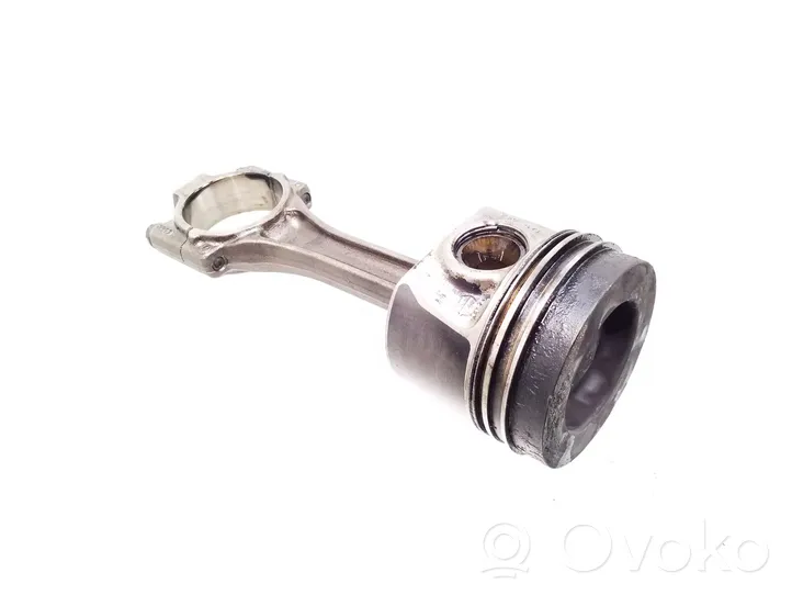 Skoda Rapid (NH) Piston avec bielle 03LA