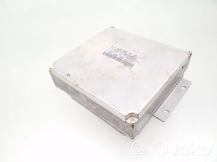 AC 428 Calculateur moteur ECU A0285457132