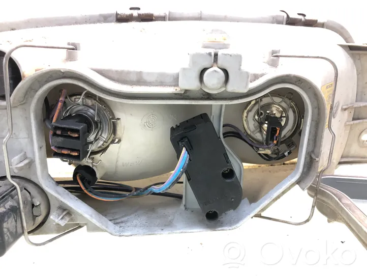 Ford Fiesta Lampa przednia 0301049201