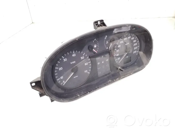 Renault Scenic I Speedometer (instrument cluster) 8200071820