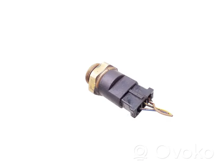 Audi A6 S6 C4 4A Kühlmitteltemperatur Sensor Fühler Geber 321959481C