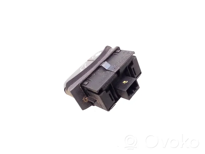 Volvo S70  V70  V70 XC Bouton interrupteur de trappe à essence 9162946