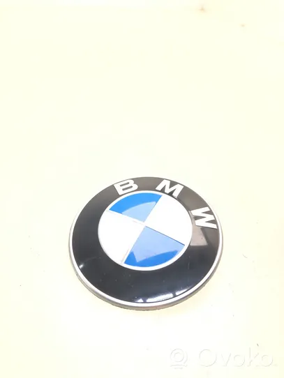 BMW 1 E81 E87 Emblemat / Znaczek 8132375