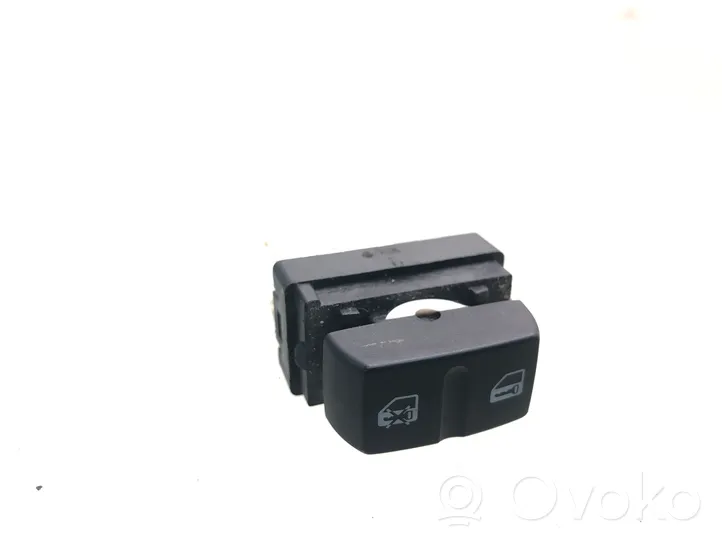 Chevrolet Captiva Central locking switch button 