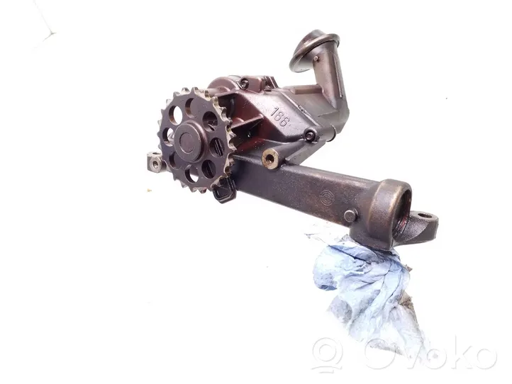 Mercedes-Benz Vaneo W414 Oil pump A1661810020