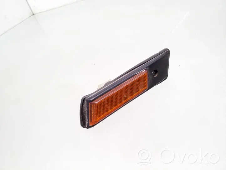 BMW 3 E36 Indicatore di direzione del parafango anteriore 13780149