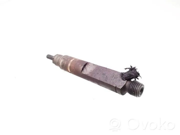 Volkswagen PASSAT B4 Fuel injector 028130201G