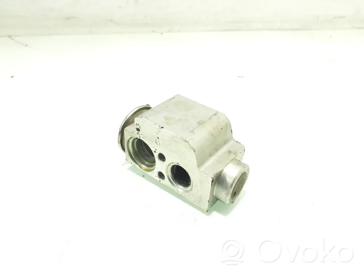 Volkswagen Touareg I Air conditioning (A/C) expansion valve 7L0820679C