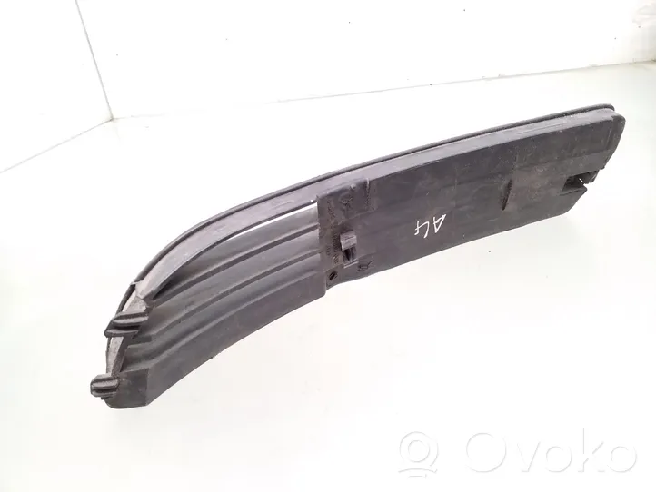 Audi A4 S4 B5 8D Grille inférieure de pare-chocs avant 8D0807346G