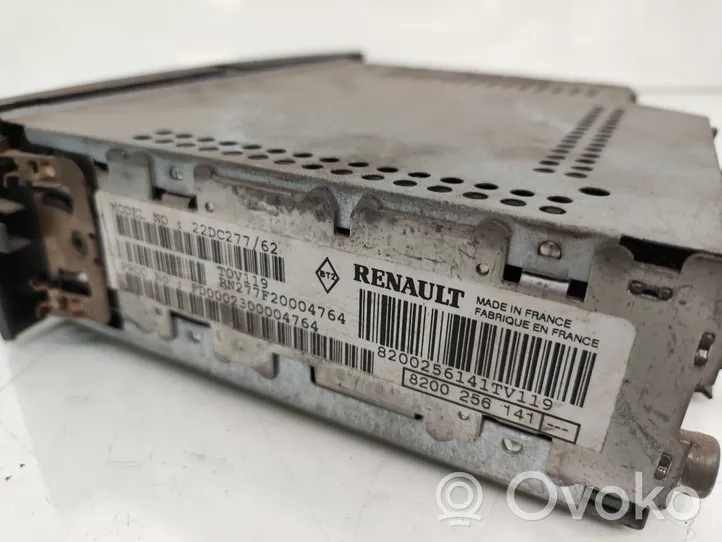 Renault Megane II Panel / Radioodtwarzacz CD/DVD/GPS 22DC277