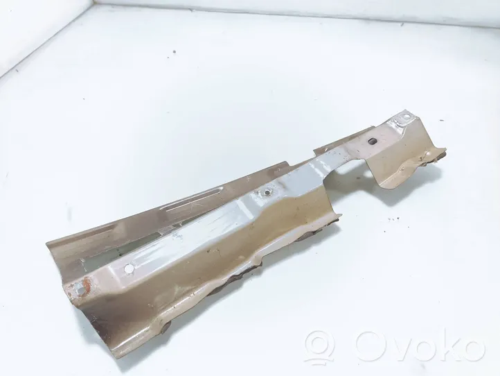 Skoda Octavia Mk2 (1Z) Uchwyt / Mocowanie błotnika przedniego 