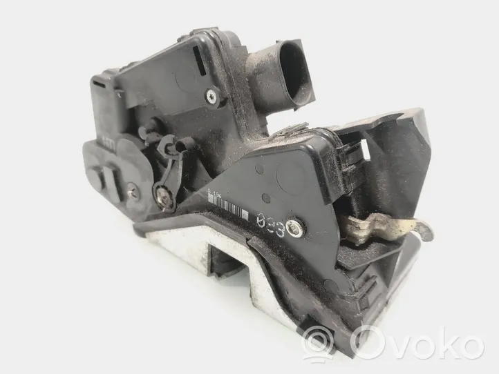 BMW 3 E46 Rear door lock 8196033