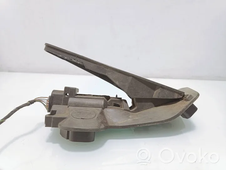 Volkswagen PASSAT B7 Accelerator throttle pedal 1K2721503AE