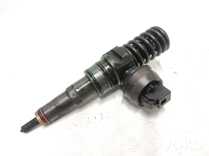 Volkswagen Caddy Fuel injector 038130073BN