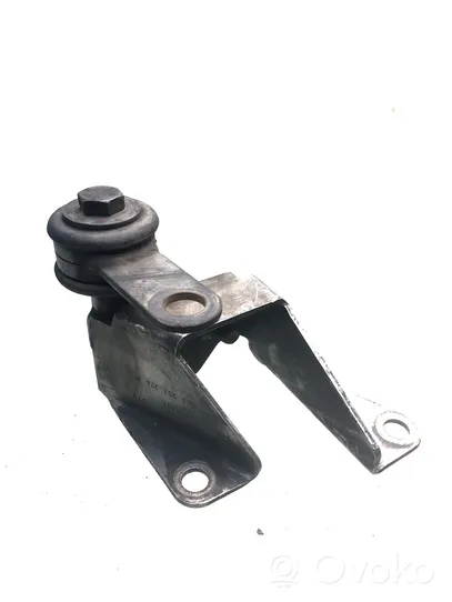 Audi A4 S4 B7 8E 8H Supporto di montaggio scatola del cambio 8E0253376P