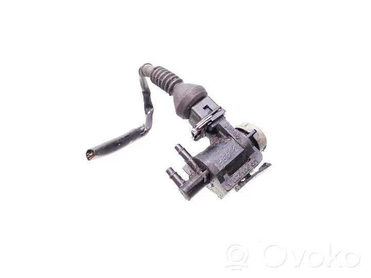 Volkswagen PASSAT B5 Vacuum valve 1J0906283A