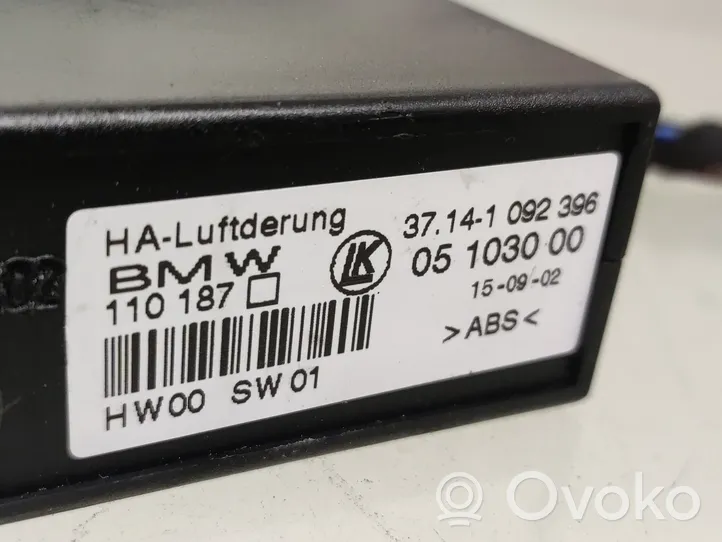 BMW 5 E39 Sterownik / Moduł tylnego zawieszenia pneumatycznego 1092396
