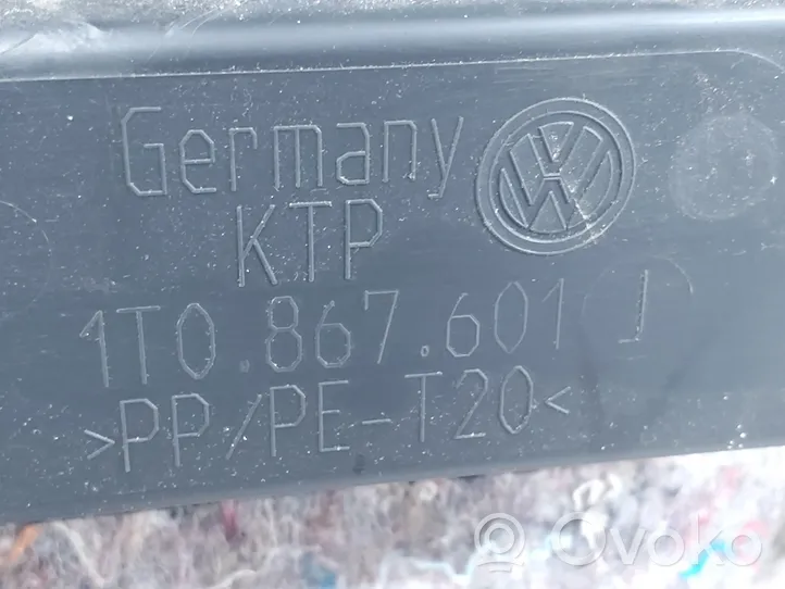 Volkswagen Touran II Verkleidung Abdeckung Heckklappe Kofferraumdeckel 1T0867601J