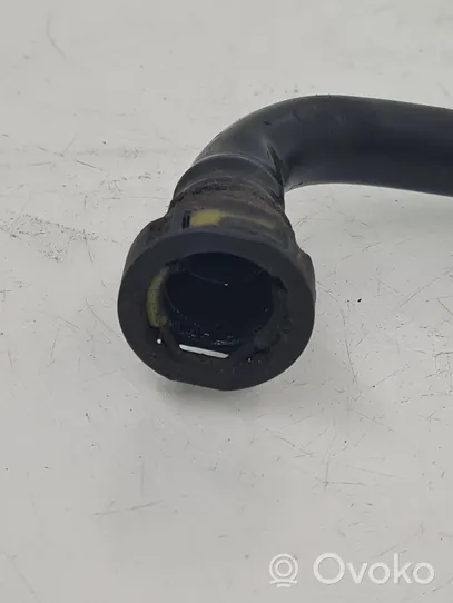 Opel Vivaro Breather hose/pipe 7700115092