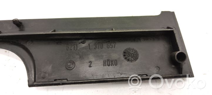 BMW 3 E30 Moldura del panel 62111370657