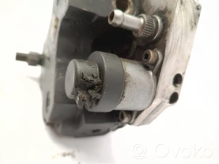 BMW X5 E70 Pompe d'injection de carburant à haute pression 7798333