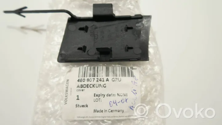 Audi A8 S8 D3 4E Tappo/coprigancio di traino anteriore 4E0807241A