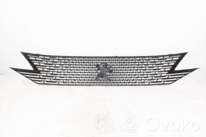 Peugeot 5008 II Maskownica / Grill / Atrapa górna chłodnicy 9836842277