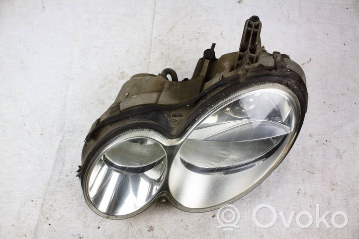 Mercedes-Benz CLK A209 C209 Phare frontale 15274100