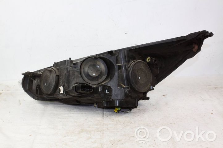 Ford Focus ST Phare frontale F1EB13D154AE