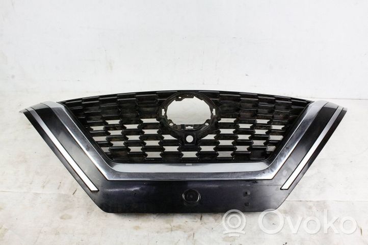 Nissan Qashqai J12 Atrapa chłodnicy / Grill 623106UAA