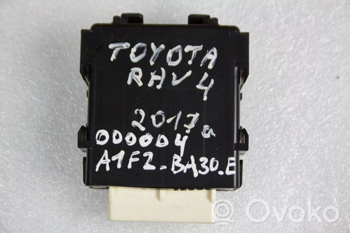 Toyota RAV 4 (XA40) Langų valytuvų rėlė 8594042030