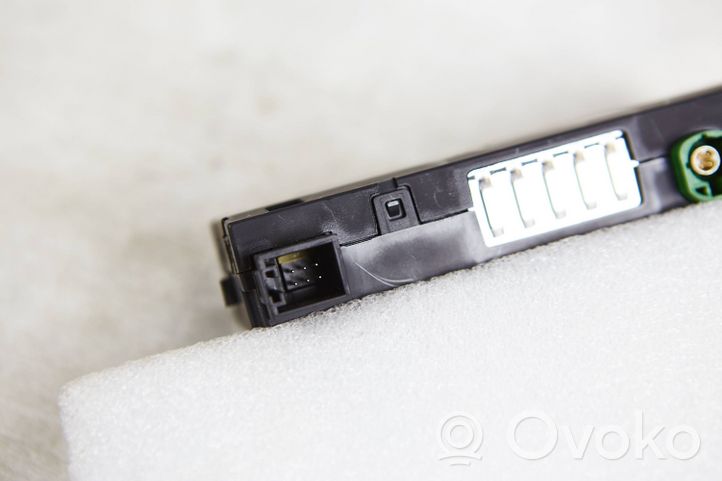 Audi A6 S6 C8 4K USB-pistokeliitin 4N0035736A