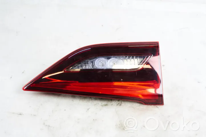 Toyota Avensis T270 Tailgate rear/tail lights 